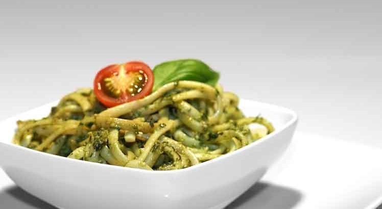 koude pastasalade met pesto